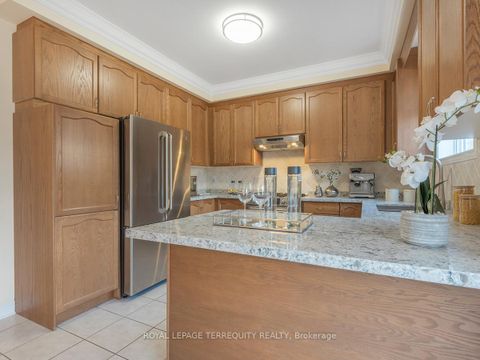 Photo 16 at 11 Avocet Drive, Vellore Village, Vaughan