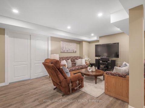 Photo 35 at 11 Avocet Drive, Vellore Village, Vaughan