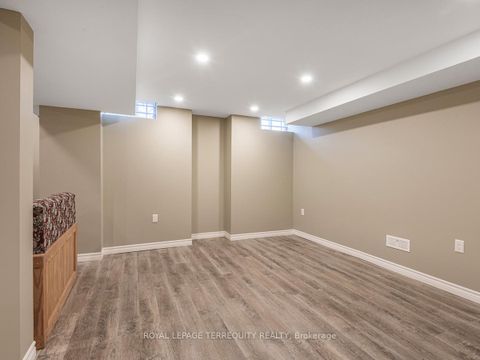 Photo 36 at 11 Avocet Drive, Vellore Village, Vaughan