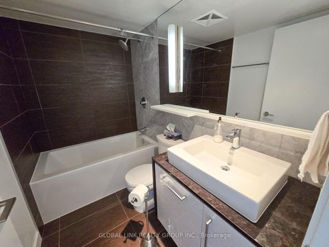 Photo 11 at 915 - 121 Mcmahon Drive, Bayview Village, Toronto
