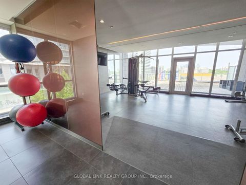 Photo 16 at 915 - 121 Mcmahon Drive, Bayview Village, Toronto