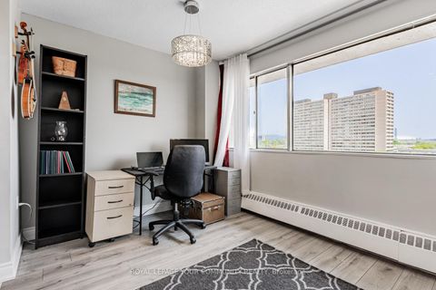 Photo 15 at 912 - 10 Sunny Glenway, Flemingdon Park, Toronto