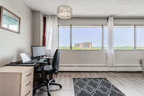 Photo 16 at 912 - 10 Sunny Glenway, Flemingdon Park, Toronto