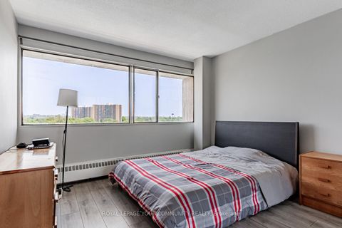 Photo 19 at 912 - 10 Sunny Glenway, Flemingdon Park, Toronto