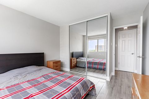 Photo 21 at 912 - 10 Sunny Glenway, Flemingdon Park, Toronto