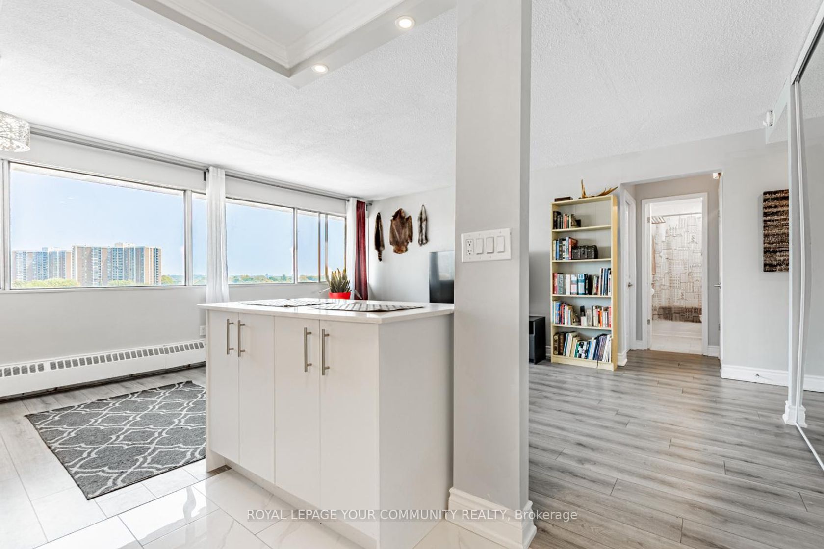 912 - 10 Sunny Glenway, Flemingdon Park, Toronto by Loree Meneguzzi Real Estate 912 - 10 Sunny Glenway, Flemingdon Park, Toronto