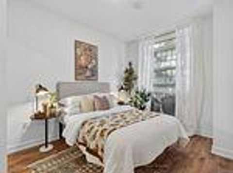 Photo 13 at 408 - 39 Roehampton Avenue, Mount Pleasant West, Toronto