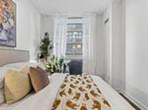 Photo 15 at 408 - 39 Roehampton Avenue, Mount Pleasant West, Toronto