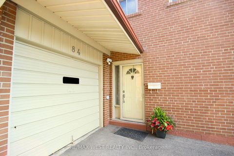 Photo 4 at 84 Orpington Crescent, Jamestown, Toronto