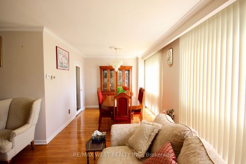 Photo 11 at 84 Orpington Crescent, Jamestown, Toronto