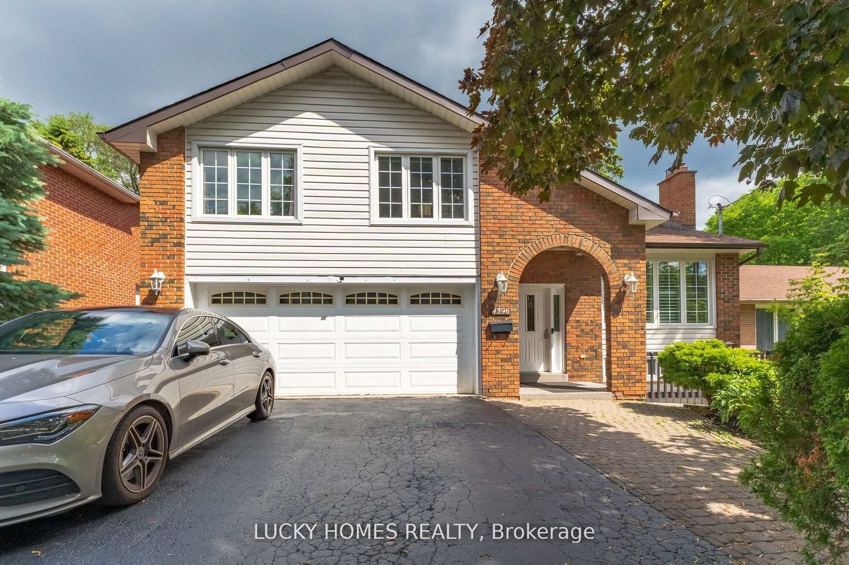 4396 Lawrence Avenue E, West Hill, Toronto 