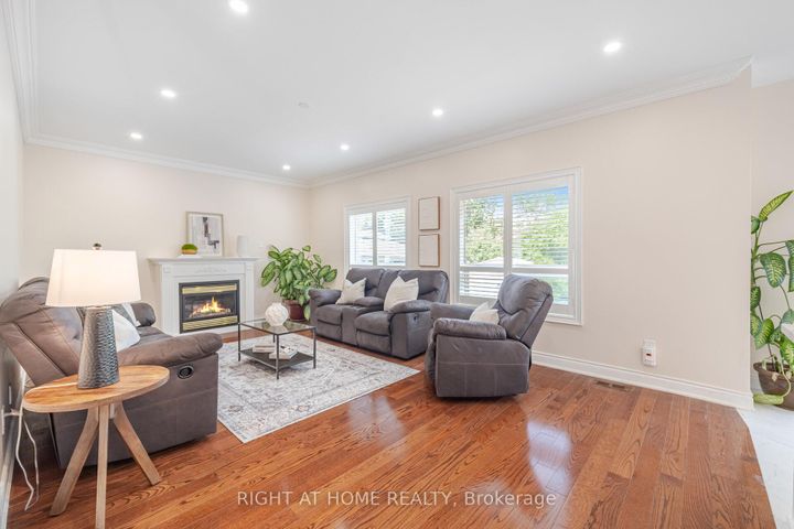 Photo 15 at 3737 Brinwood Gate, Churchill Meadows, Mississauga