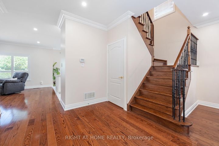 Photo 21 at 3737 Brinwood Gate, Churchill Meadows, Mississauga