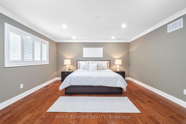 Photo 24 at 3737 Brinwood Gate, Churchill Meadows, Mississauga