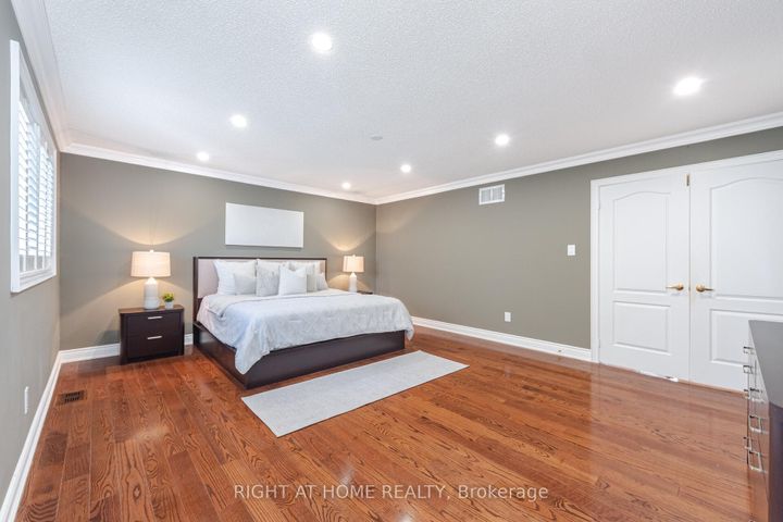 Photo 25 at 3737 Brinwood Gate, Churchill Meadows, Mississauga