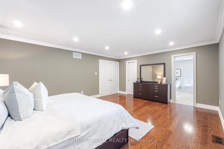 Photo 26 at 3737 Brinwood Gate, Churchill Meadows, Mississauga