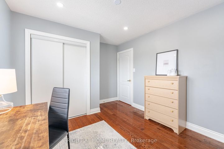 Photo 35 at 3737 Brinwood Gate, Churchill Meadows, Mississauga