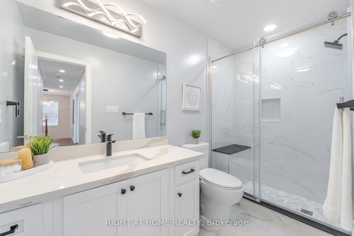 Photo 36 at 3737 Brinwood Gate, Churchill Meadows, Mississauga