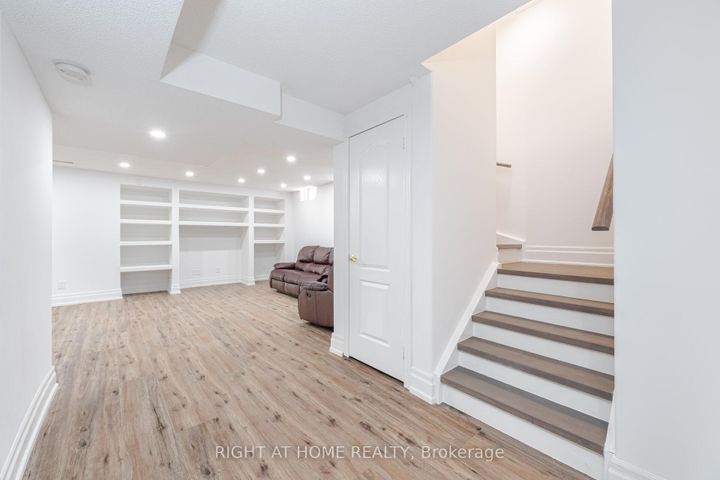 Photo 37 at 3737 Brinwood Gate, Churchill Meadows, Mississauga