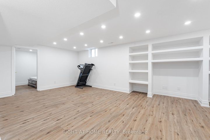 Photo 38 at 3737 Brinwood Gate, Churchill Meadows, Mississauga