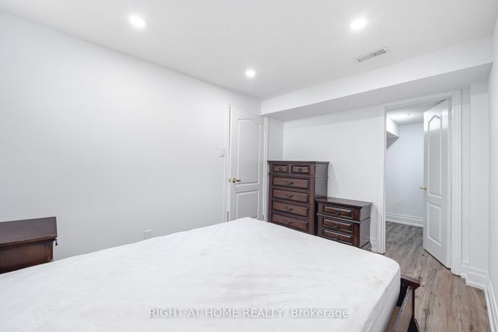 Photo 42 at 3737 Brinwood Gate, Churchill Meadows, Mississauga