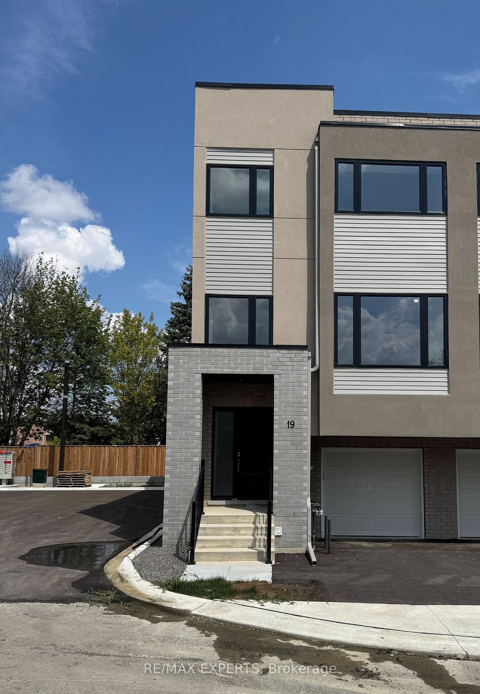 19 Carl Hill Lane, Langstaff, Richmond Hill 