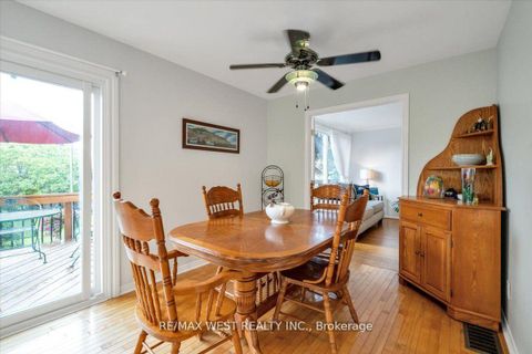 Photo 7 at 254 Confederation Drive, Woburn, Toronto