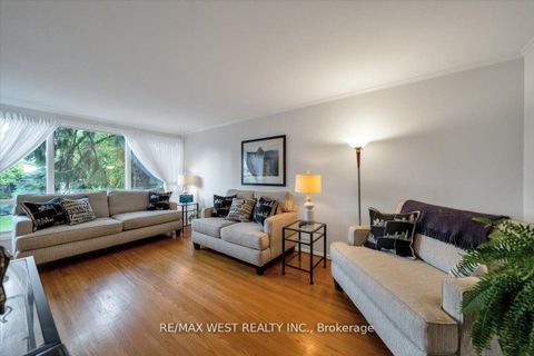 Photo 11 at 254 Confederation Drive, Woburn, Toronto