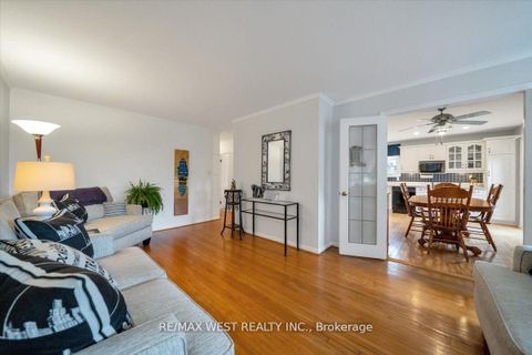 Photo 12 at 254 Confederation Drive, Woburn, Toronto