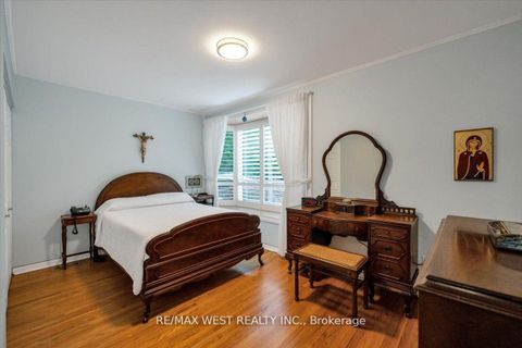 Photo 13 at 254 Confederation Drive, Woburn, Toronto