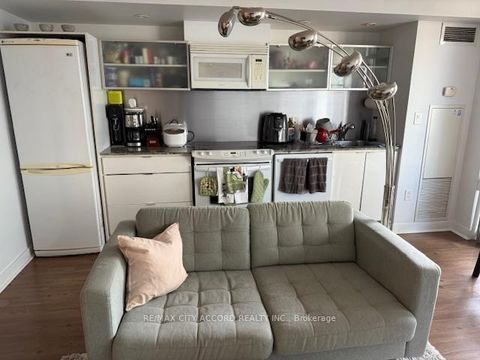 Photo 4 at 1009 - 4K Spadina Avenue, Waterfront Communities C1, Toronto