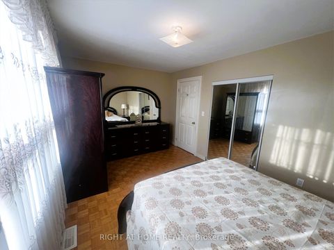 Photo 9 at 195 Rosethorn Avenue, Eglinton West, Toronto Photo 9 at 195 Rosethorn Avenue, Eglinton West, Toronto