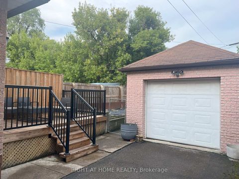 Photo 16 at 195 Rosethorn Avenue, Eglinton West, Toronto