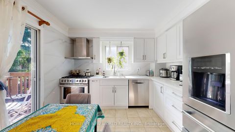 Photo 4 at 19 Chadburn Crescent, Hills of St Andrew, Aurora