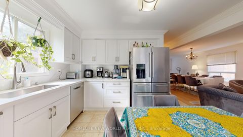 Photo 5 at 19 Chadburn Crescent, Hills of St Andrew, Aurora