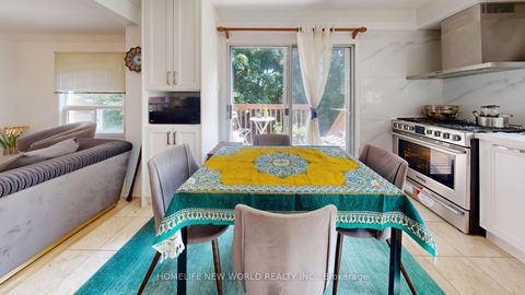 Photo 9 at 19 Chadburn Crescent, Hills of St Andrew, Aurora