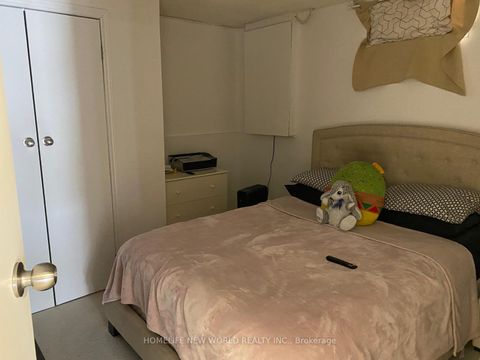 Photo 35 at 19 Chadburn Crescent, Hills of St Andrew, Aurora