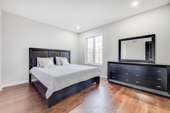 Photo 24 at 1436 Connaught Terrace, FO Ford, Milton