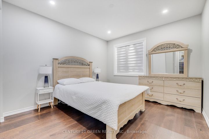 Photo 25 at 1436 Connaught Terrace, FO Ford, Milton