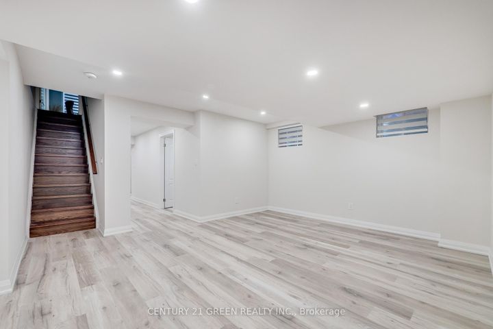 Photo 32 at 1436 Connaught Terrace, FO Ford, Milton