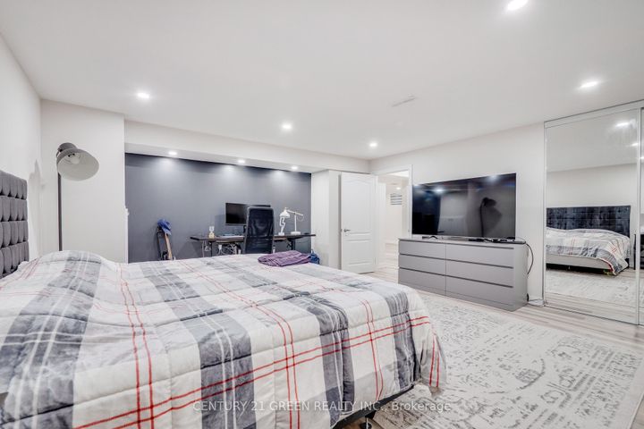 Photo 37 at 1436 Connaught Terrace, FO Ford, Milton