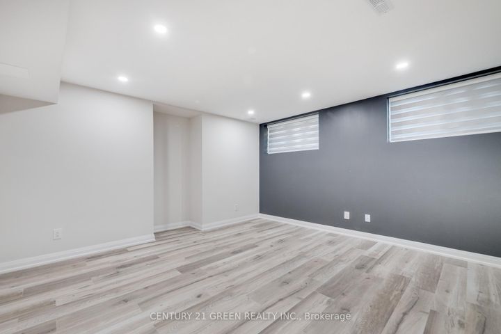 Photo 38 at 1436 Connaught Terrace, FO Ford, Milton