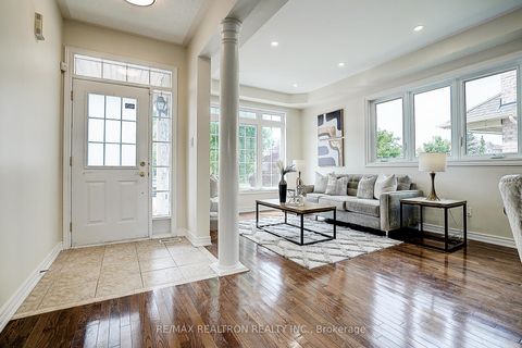Photo 3 at 346 Autumn Hill Boulevard, Patterson, Vaughan