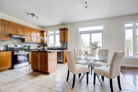 Photo 14 at 346 Autumn Hill Boulevard, Patterson, Vaughan