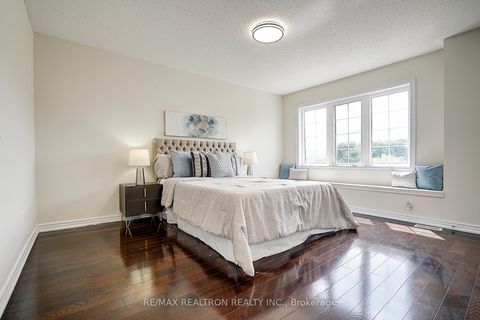 Photo 33 at 346 Autumn Hill Boulevard, Patterson, Vaughan