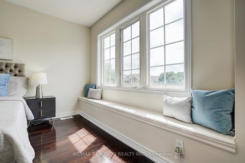 Photo 34 at 346 Autumn Hill Boulevard, Patterson, Vaughan