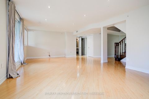 Photo 42 at 346 Autumn Hill Boulevard, Patterson, Vaughan