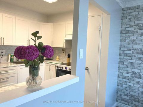 Photo 3 at 909 - 4645 Jane Street, Black Creek, Toronto