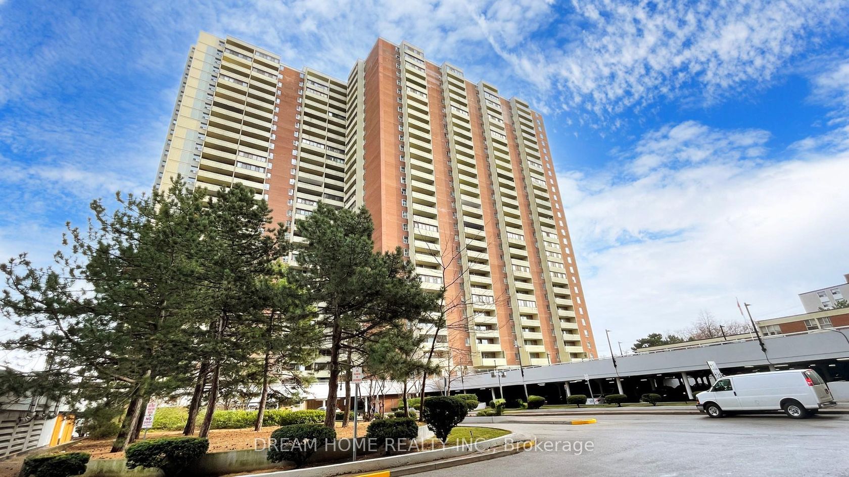 1815 - 5 Massey Square, Crescent Town, Toronto 