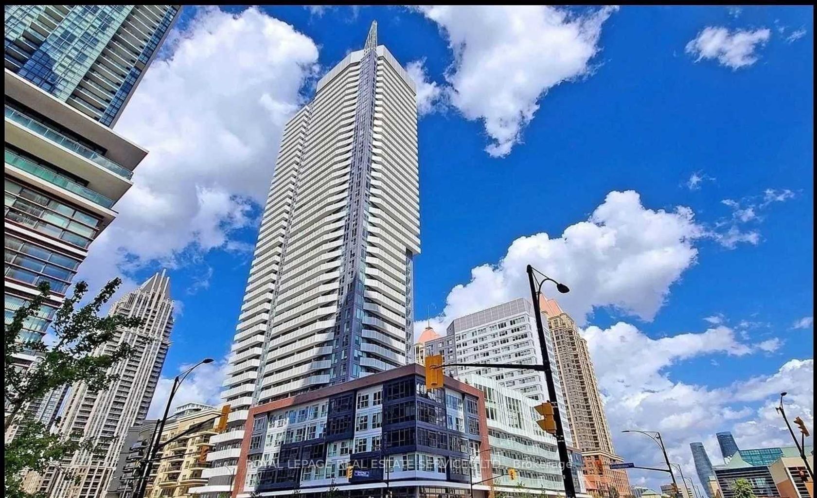 1612 - 4065 Confederation Parkway, City Centre, Mississauga by Loree Meneguzzi Real Estate 1612 - 4065 Confederation Parkway, City Centre, Mississauga